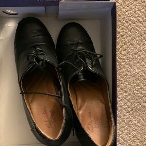 Clark Oxford 3.5” heel closed toe shoes